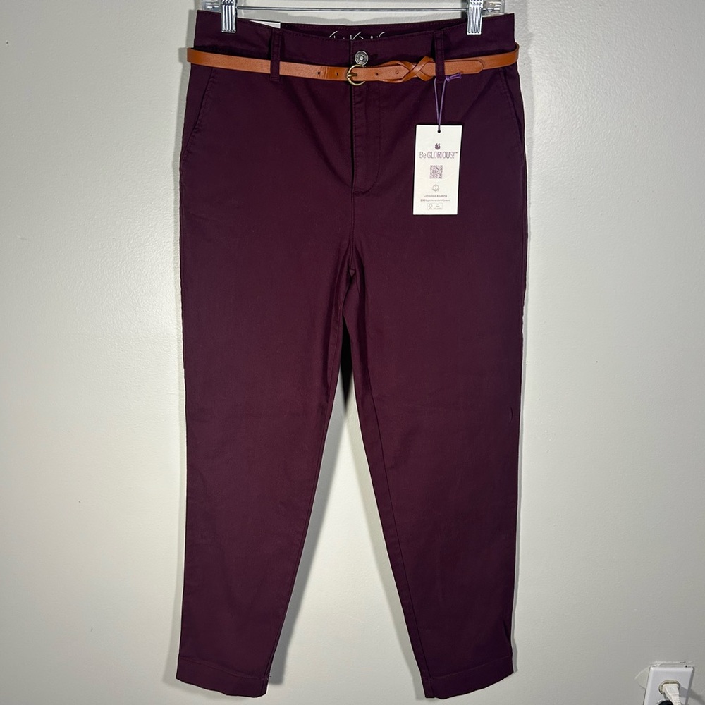 NWT (flawed) Gloria Vanderbilt Belted Tapered Pants Slimming Maroon Pants Size 6